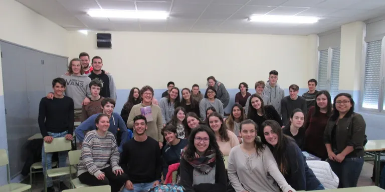 Visita de l'escriptora anglesa Bev Allan a l'Institut Joan Brudieu de la Seu