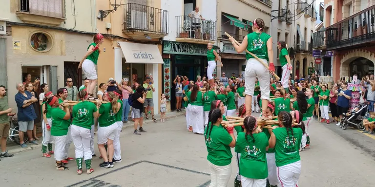 El Ball de Pastorets 'salva' a mitges la cercavila del seu 25è aniversari