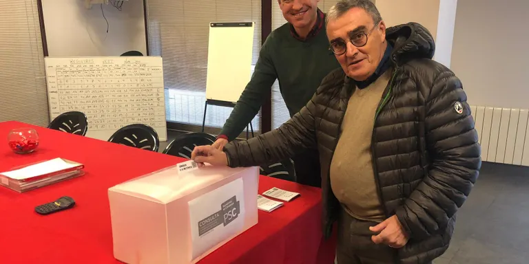 La militància del PSC avala el preacord de govern PSOE-UP