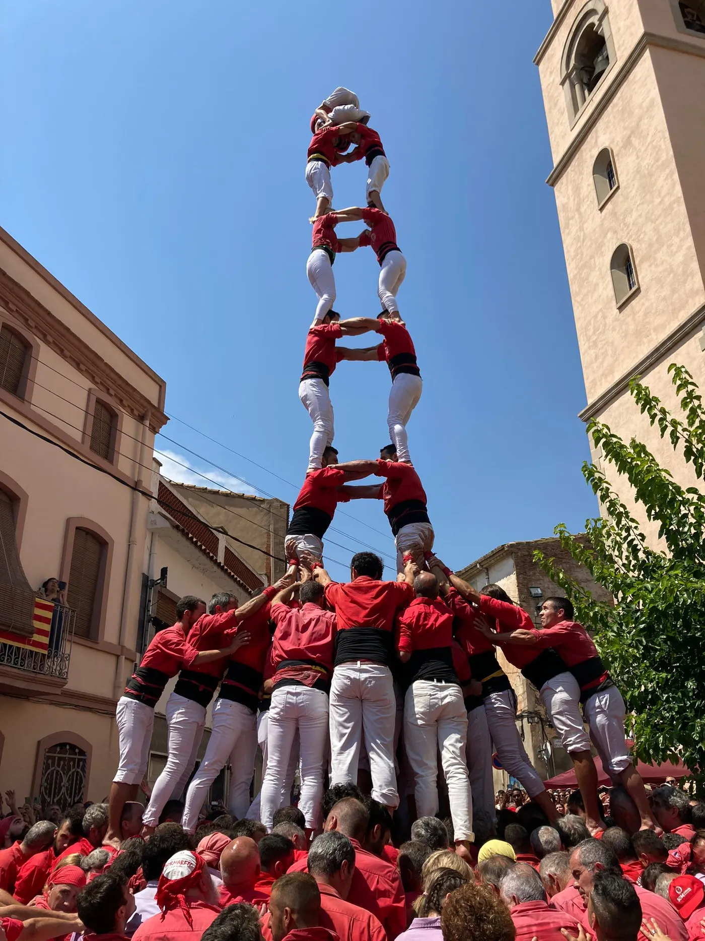 Ensurt de la Joves de Valls amb el 2de8 folrat