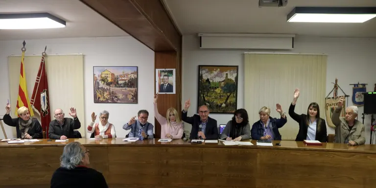 L'endemà que Biosca donés llum verda a deixar la Segarra i passar a formar part del Solsonès, ahir, Torà, també va ratificar el canvi de comarca