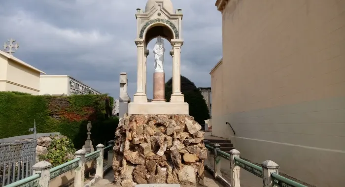 Acaba la primera fase de la restauració del panteó de la família Cabirol
