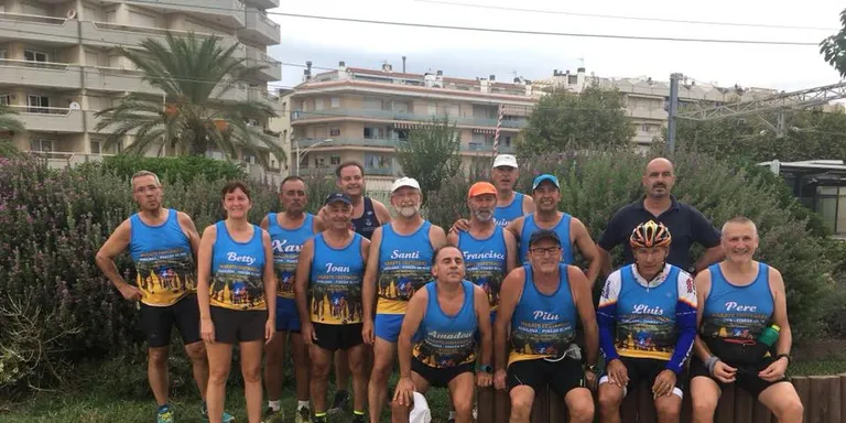 Un grup de pinedencs corre la 1a Mitja Costanera