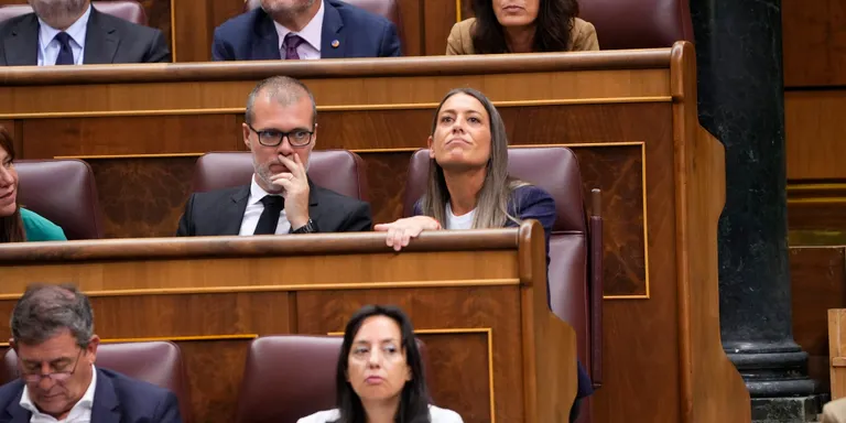 Junts descarta l’abstenció en la investidura de Sánchez i només contempla el ‘sí’ o el ‘no’
