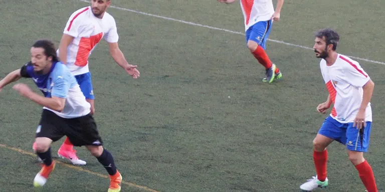 El Rubí presenta credencials al camp del Junior