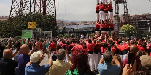 Dos 4de8 de la Colla Joves al viatge al País Basc