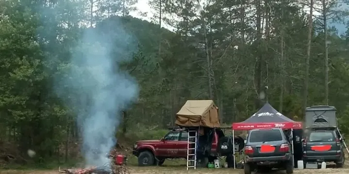 Els Agents Rurals sancionen amb 300 euros un grup de persones per fer foc i acampar al medi natural a Guixers