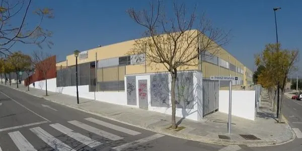 La reparació de la coberta de l'Institut d'Altafulla, gairebé enllestida