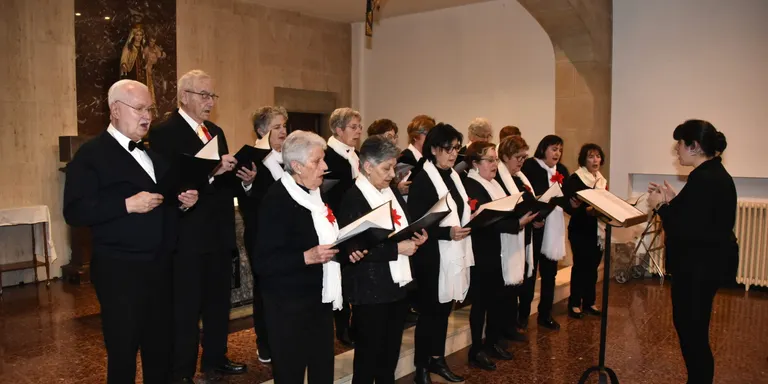 La Coral Estel de Sant Jordi estrena l'any amb una cantada a la residència