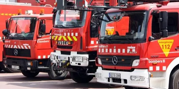 Un incendi en un pàrquing de Torredembarra provoca que una persona hagi de ser atesa per inhalació de fum