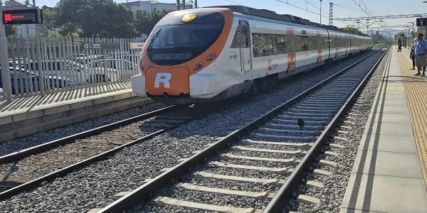 Els usuaris de trens expressen dubtes sobre les solucions que pugui aportar al servei la nova empresa de Rodalies