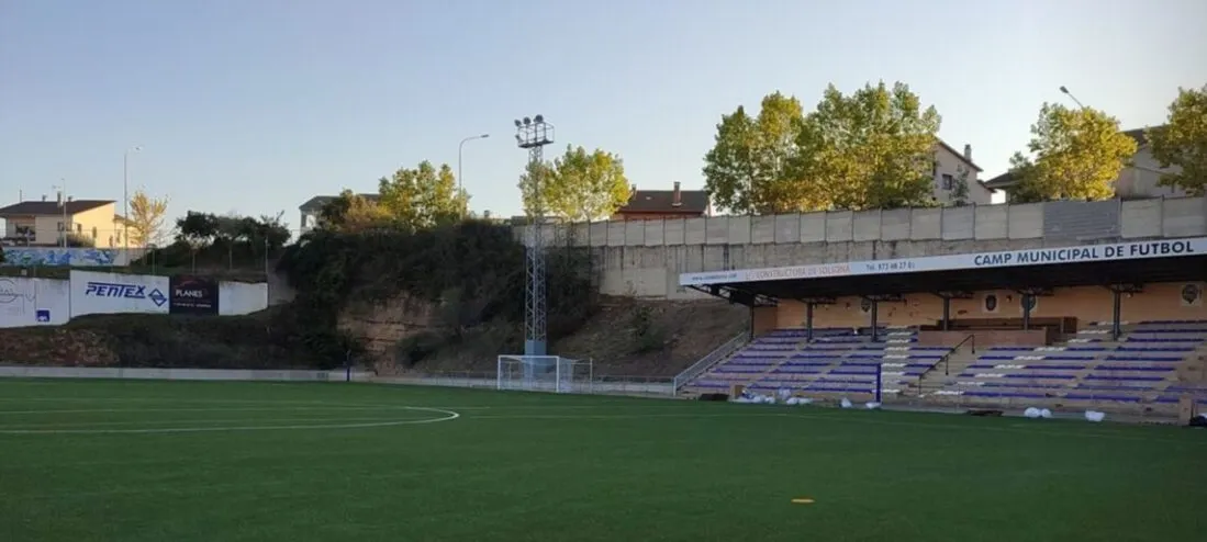 El futbol solsoní estrena aquest cap de setmana la gespa renovada del camp de futbol