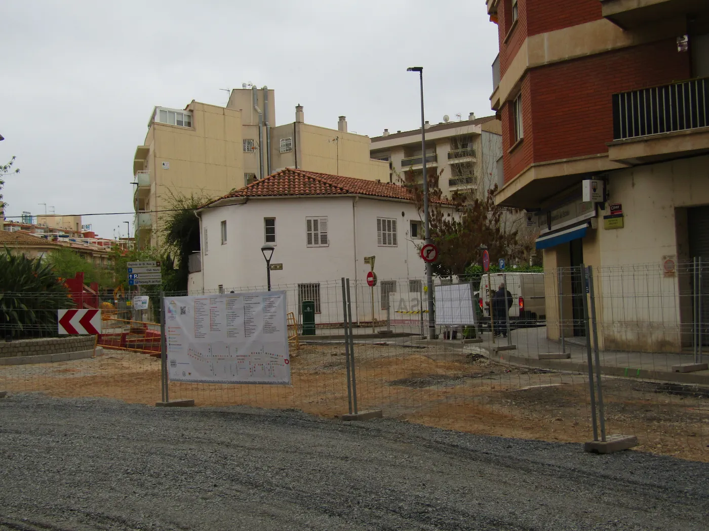 L’AAVV del Port lamenta que no s‘hagi obert el carrer Drassanes al trànsit aquesta Setmana Santa 