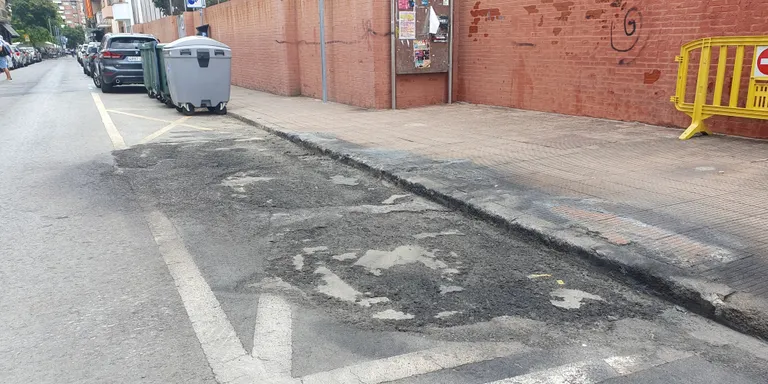 La Policia Local investiga els darrers fets de crema de contenidors al centre de Pineda