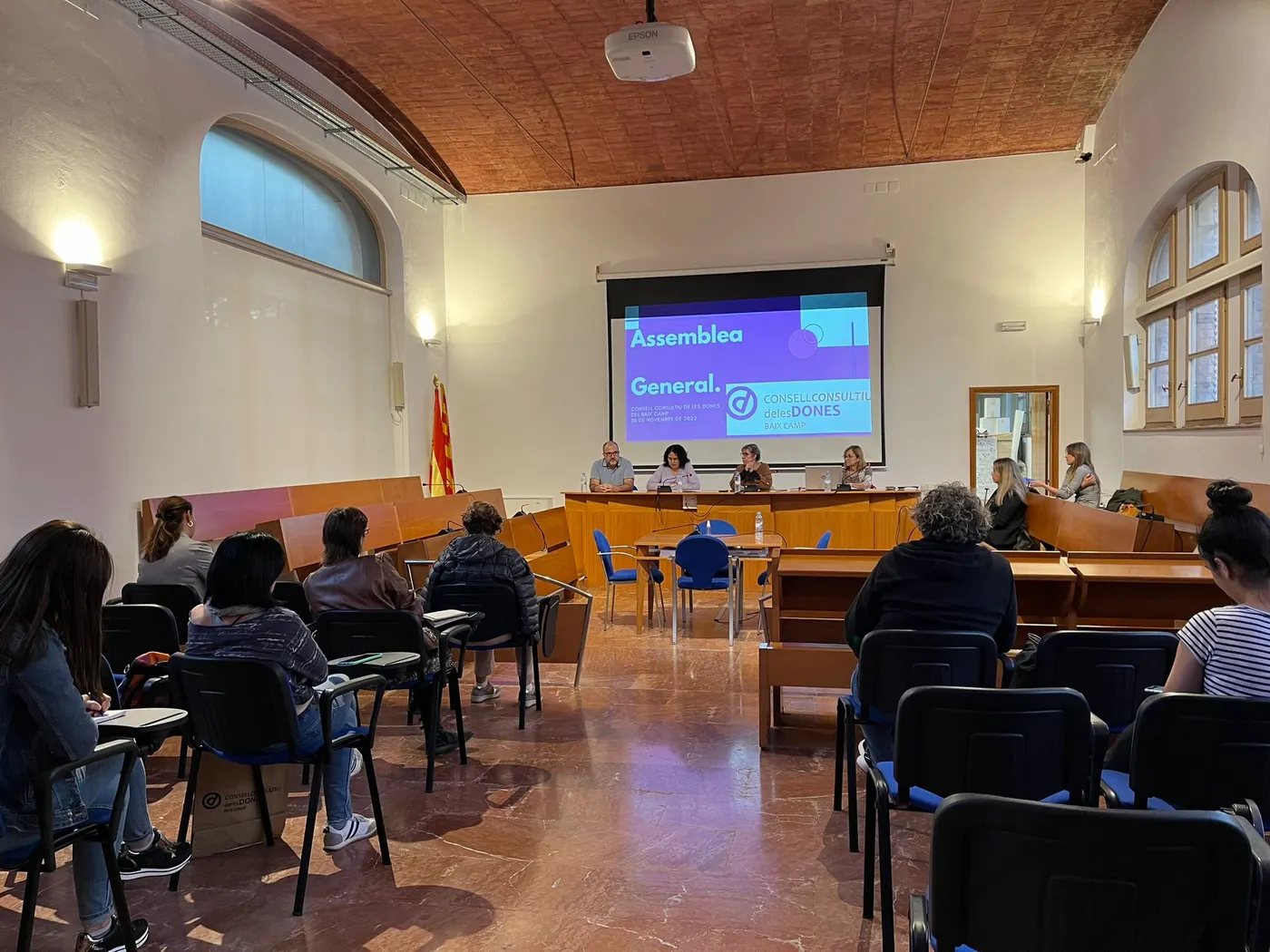 El Consell Consultiu de les Dones del Baix Camp destaca el bon funcionament dels punts violeta