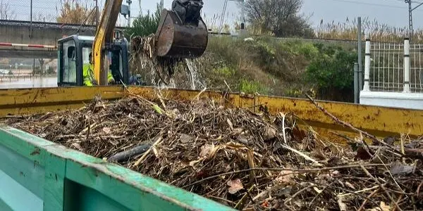 Les millores en els embornals de Baix a Mar i en la comporta del canal es posen a prova amb la pluja d'aquest divendres