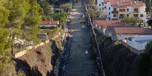 Adif assegura que s'estan complint els terminis en les obres del tercer fil i el túnel de Roda de Berà