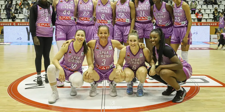 L’Uni Girona subhasta samarretes per una bona causa
