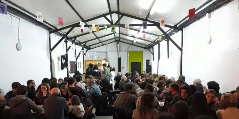 El casal popular Atzari celebra el sisè aniversari presentant el cartell de la Rierada