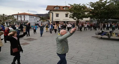 400 DANTZARIS EN HONDARRIBIA EL DOMINGO CON MOTIVO DEL MUTXIKO EGUNA