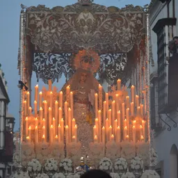 El Transistor Cofrade con la Virgen de la Paz en la calle Rodrigo Caro - episode art