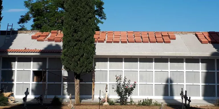 Arrangen i amplien en 85 nínxols lliures el cementiri d'Agramunt