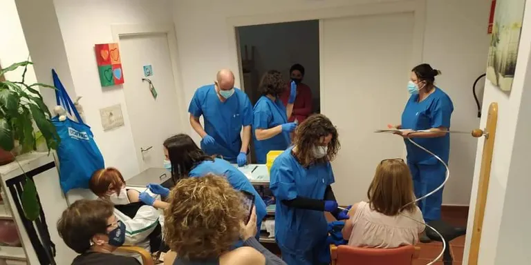 El CAP d'Arenys ja administra la quarta dosi de la COVID-19 a les residències