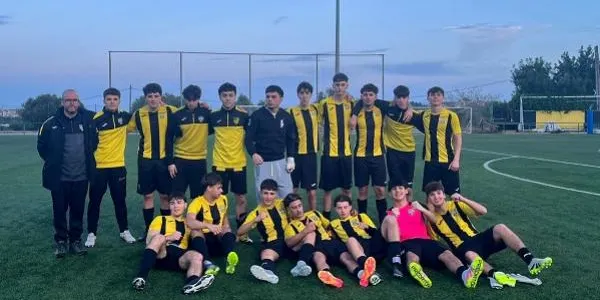 El Juvenil ‘A’ de CE Altafulla resisteix davant el Salou (2-1)