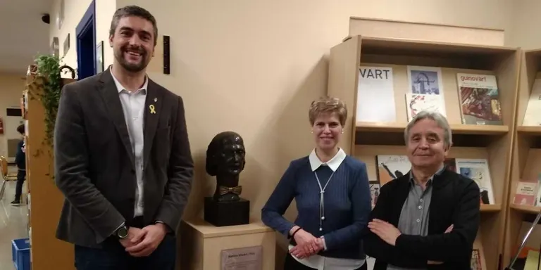 El bust de Guillem Viladot, a la Biblioteca Municipal