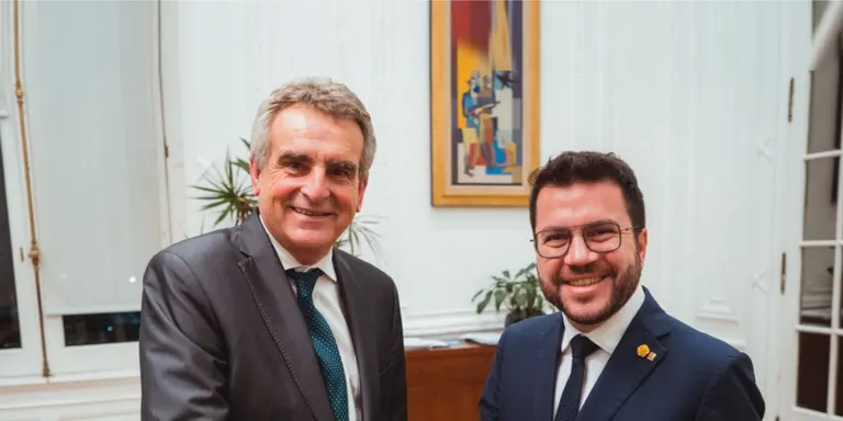 Aragonès es reuneix amb el cap dels ministres del govern d'Argentina a la Casa Rosada de Buenos Aires