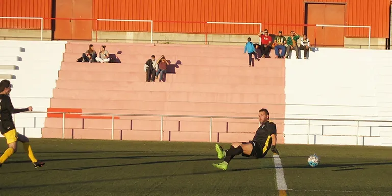 L'Athletic perd i el Veinti guanya en una 3a Catalana que promet emocions fortes