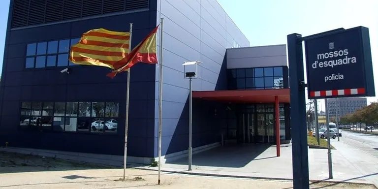 Una dona ha resultat ferida de gravetat després de precipitar-se des d’un cinquè pis aquest dilluns a Mataró
