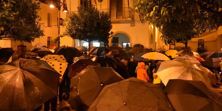 Concentració a la Plaça de Catalunya de Pineda en senyal de rebuig a la sentència del Procés i a les presons dictades