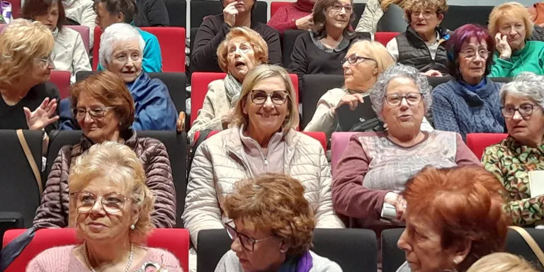 La coral Les Veus del Casal de Cambrils participarà al concert Canta Gran! al Teatre Tarragona aquest dissabte