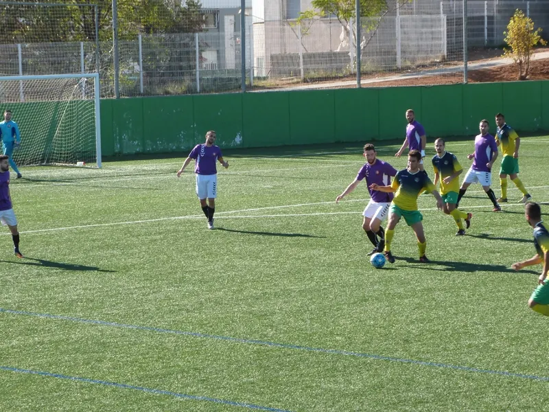 Molta pilota a prop, però sense profunditzar en l'àrea del Marianao es va veure a Can Fatjó