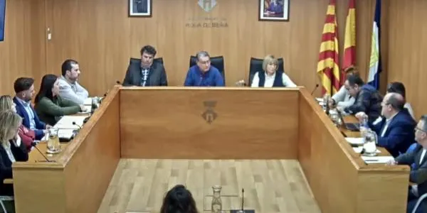 El Ple de Roda aprova el canvi de retribució, a la baixa, d’un edil que també redueix dedicació