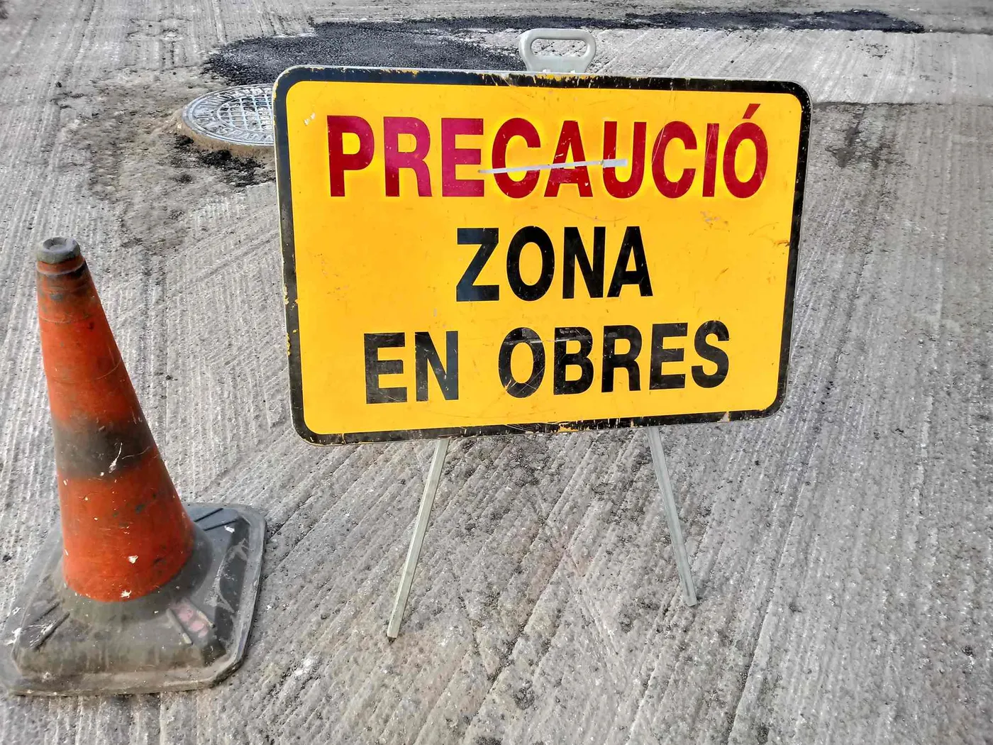 Les obres del carrer Marconi originen canvis en la direcció provisionals en carrers a Mas Roger