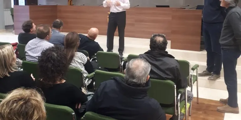 Reunió amb els industrials per millorar la recollida de residus