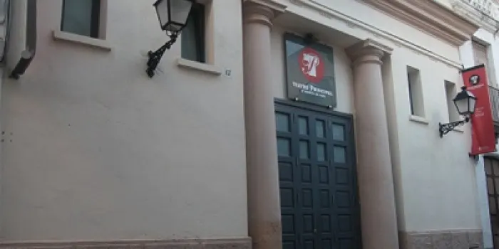 Roig assegura que es treballa 'de bracet' amb la Societat Coral l'Esperança per renovar el conveni del Teatre Principal
