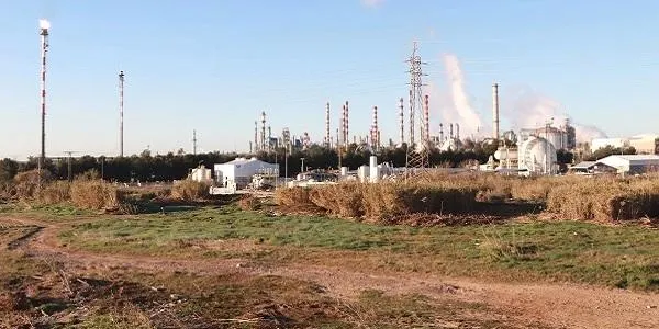 Uns 11.000 treballadors estan cridats a la primera vaga general de la petroquímica de Tarragona