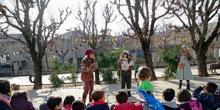 Els minairons visiten les escoles de la Seu i Castellciutat