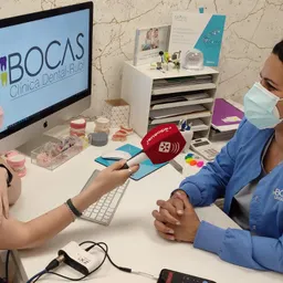 #1134 - La RubíMòbil amb el Comerç Km0, Clínica Dental Bocas - episode art