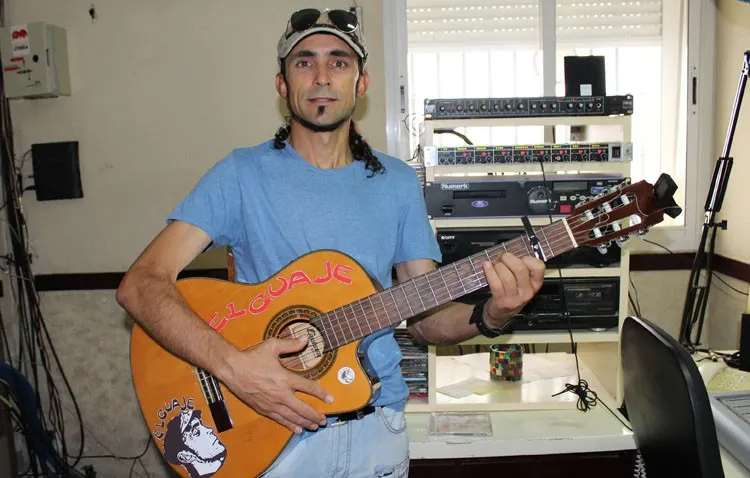 «El Guaje» de Los Molares compone canciones personalizadas para regalar en el confinamiento