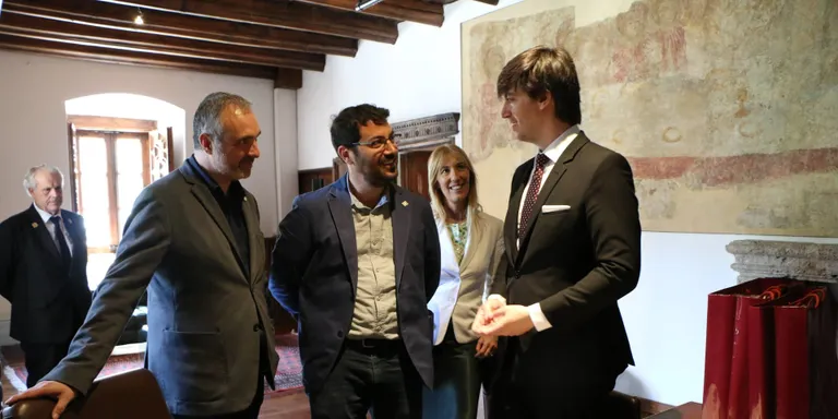 El Consell General d'Andorra agraeix a Francesc Viaplana i Jordi Fàbrega la col·laboració de la Seu durant la pandèmia
