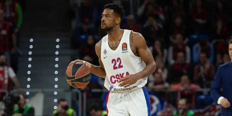 Cory Higgins, primer fitxatge del Barça