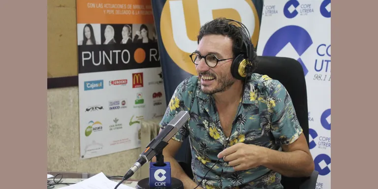 La risa como terapia en COPE Utrera (98.1 FM) de la mano de Óscar Corrales