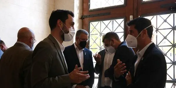El Govern i l’AEQT es reuneixen per parlar del nou sistema de distribució energètica de les xarxes tancades