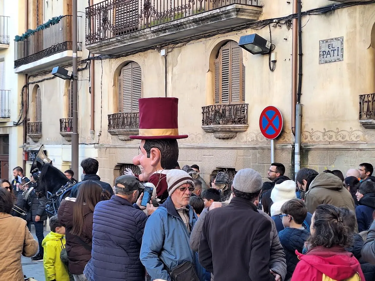 L’Home dels Nassos es torna a passejar per Valls