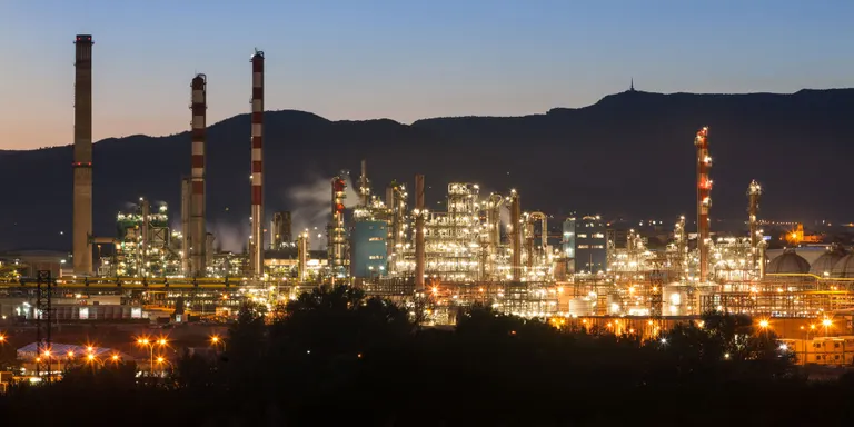 El Parlament debat la seguretat del complex Petroquímic de Tarragona