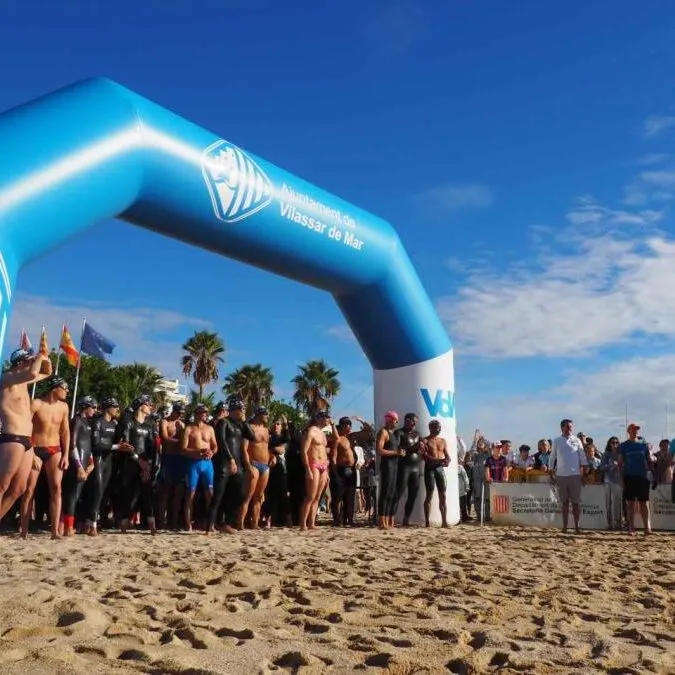 363 nedadors han participat a la Travessa Solidària organitzada pel Club Nàutic